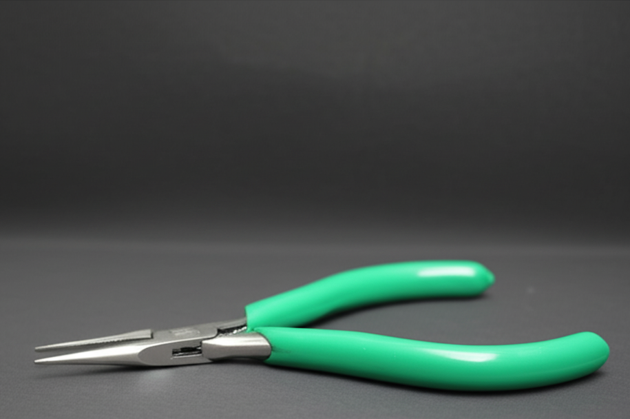 Lucky Miniature Plier - Green (1p) Pliers